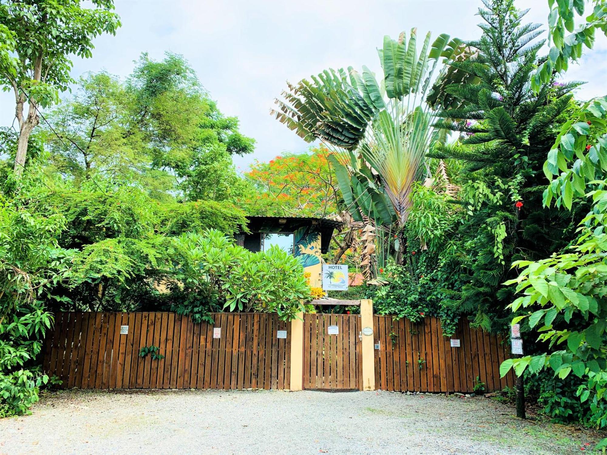 Hotel Tropical Sands Dominical Exterior photo