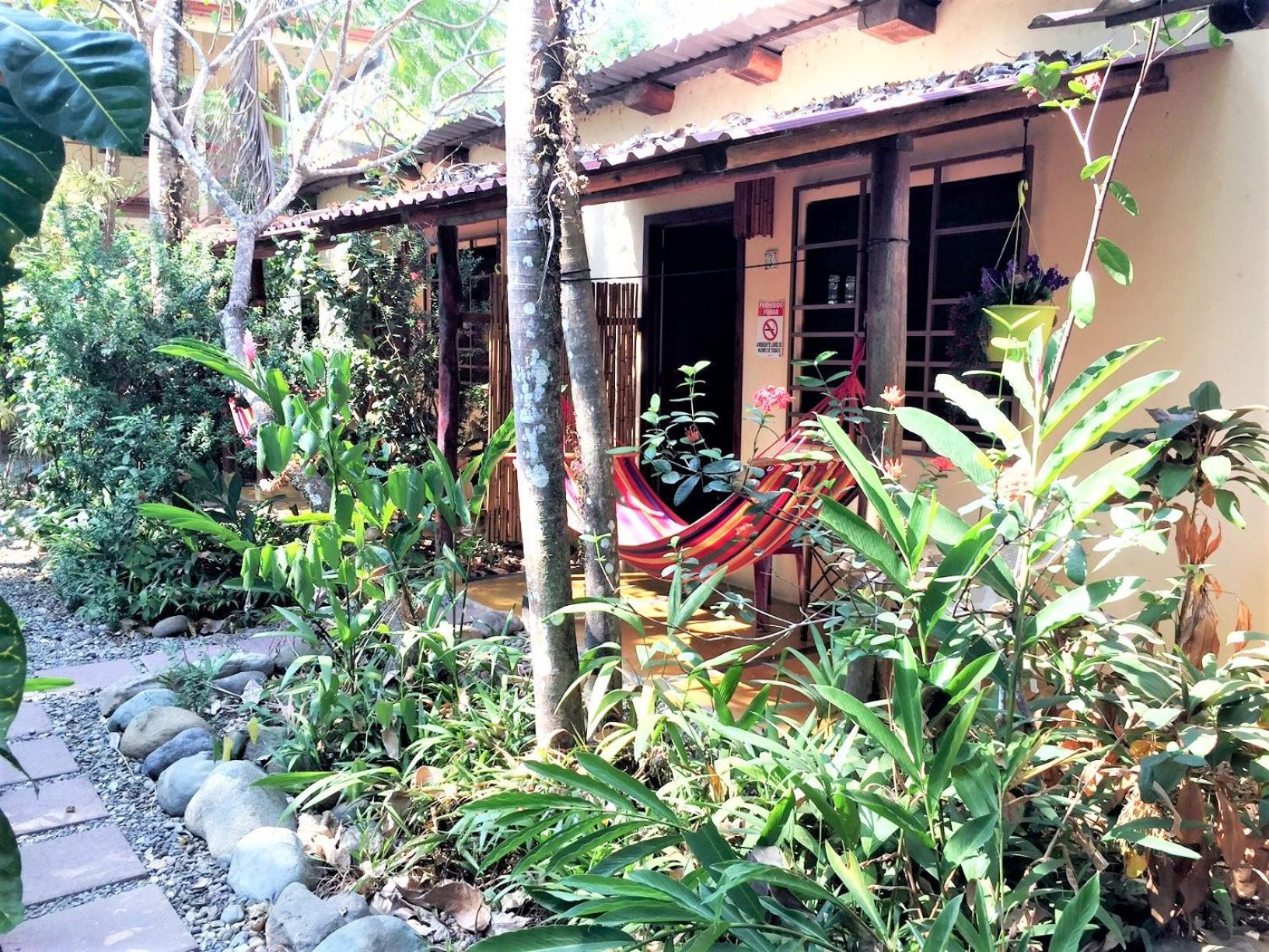 Hotel Tropical Sands Dominical Exterior photo