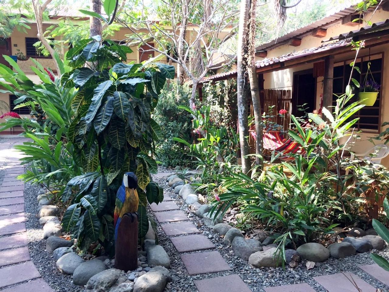 Hotel Tropical Sands Dominical Exterior photo